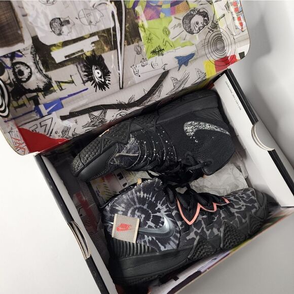 Nike Kyrie 7s What the sneakers - Picture 7 of 7